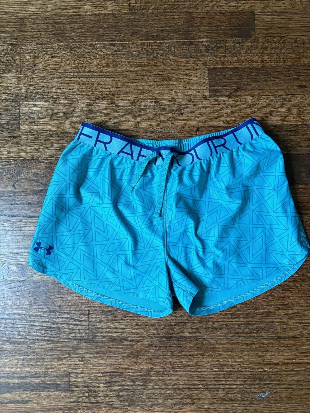 Under Armour HeatGear Athletic Shorts Size YXL Blue Geometric Print